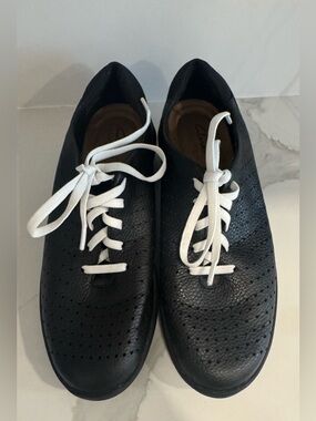 Clarks Leather Kayleigh Aster sneakers lace up walking work shoes streetwear 7.5